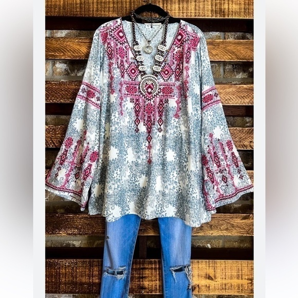 Savanna Jane Without Worry Wide Sleeve Blouse - Picture 5 of 5